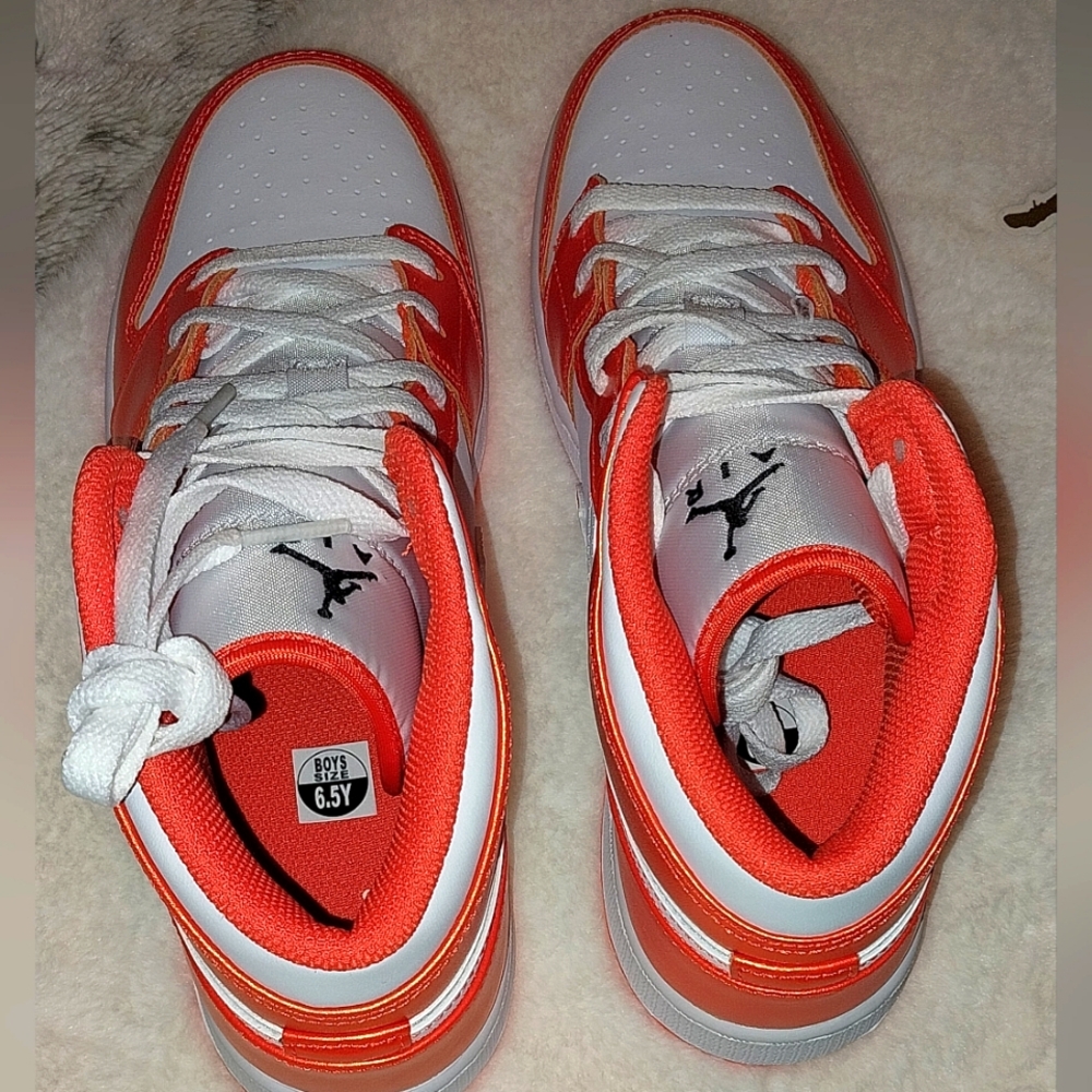 Nike Air Jordan 1 Mid GS Electro Orange - Picture 8 of 12